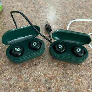 Green Bay Packers Wireless ear buds - rechargeable